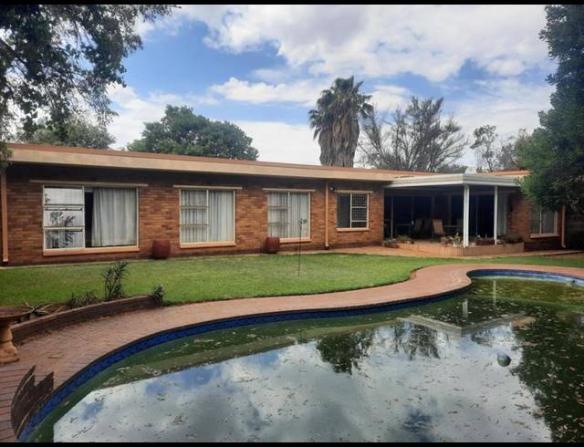 4 BEDROOM HOUSE FOR SALE IN VANDERBIJLPARK SE 2